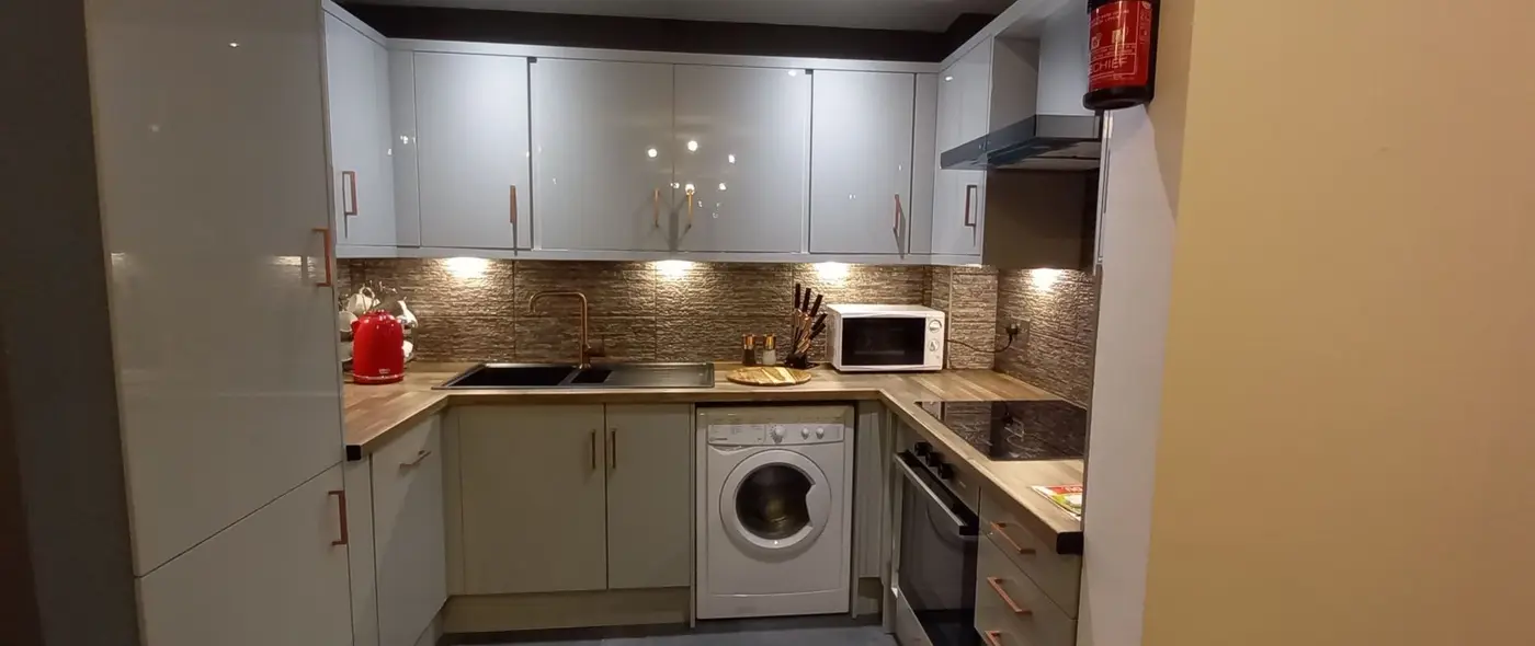 LUXURY SERVICED 2 BEDROOMS WITH 2 BATHROOMS APARTMENTS AVAILABLE