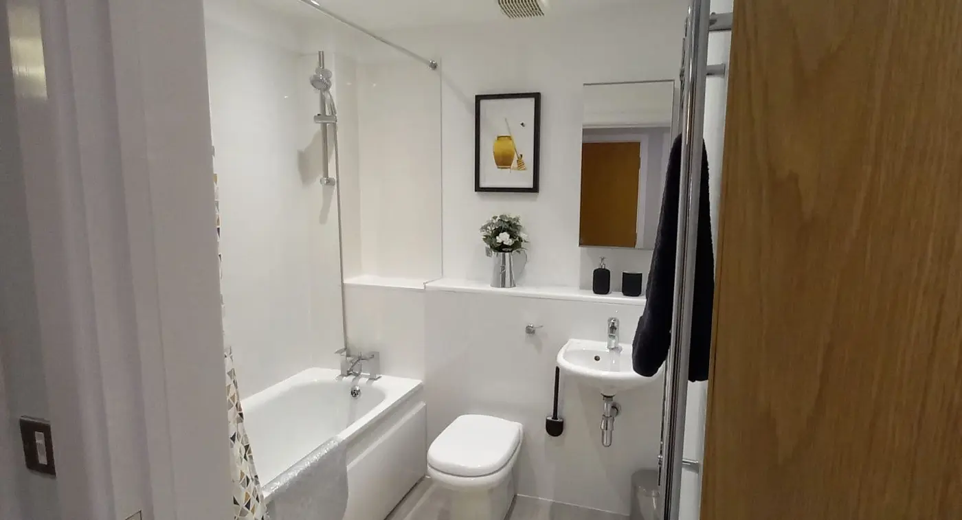 LUXURY SERVICED 2 BEDROOMS WITH 2 BATHROOMS APARTMENTS AVAILABLE