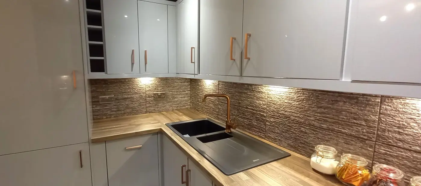 LUXURY SERVICED 2 BEDROOMS WITH 2 BATHROOMS APARTMENTS AVAILABLE