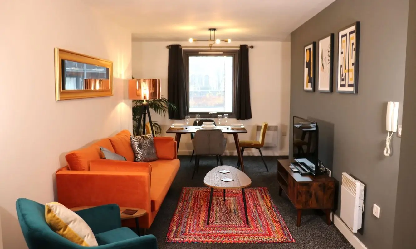 LUXURY SERVICED 2 BEDROOMS WITH 2 BATHROOMS APARTMENTS AVAILABLE