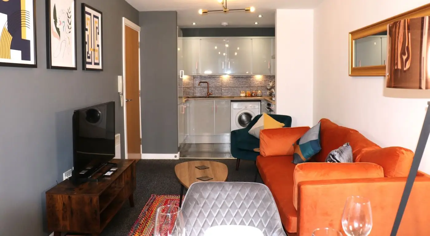 LUXURY SERVICED 2 BEDROOMS WITH 2 BATHROOMS APARTMENTS AVAILABLE