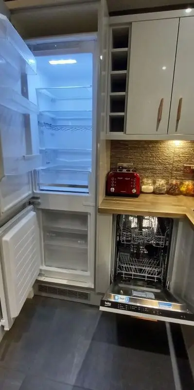 LUXURY SERVICED 2 BEDROOMS WITH 2 BATHROOMS APARTMENTS AVAILABLE