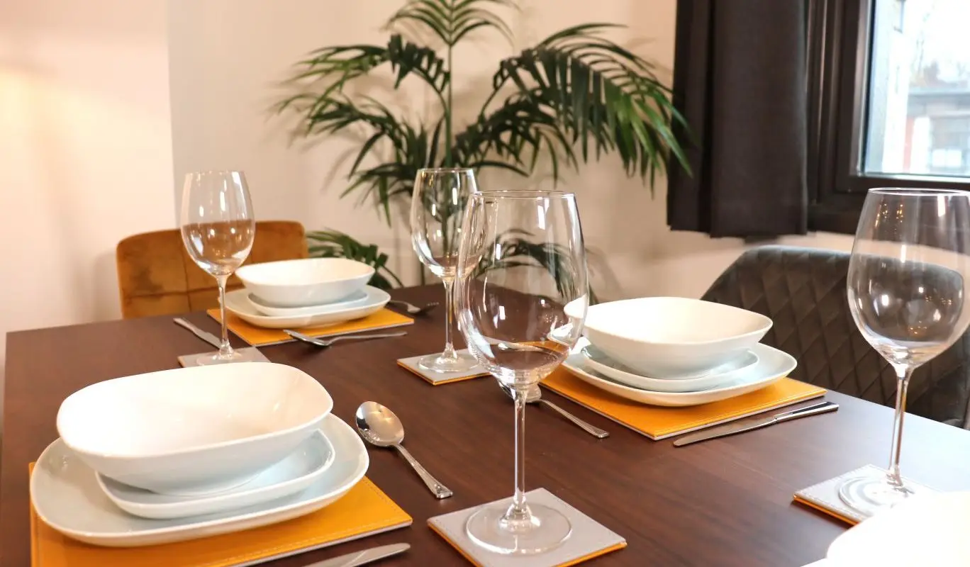 LUXURY SERVICED 2 BEDROOMS WITH 2 BATHROOMS APARTMENTS AVAILABLE