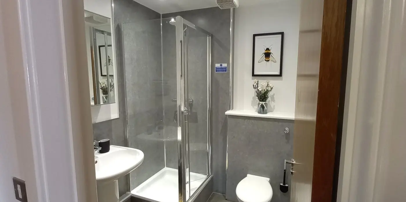 LUXURY SERVICED 2 BEDROOMS WITH 2 BATHROOMS APARTMENTS AVAILABLE