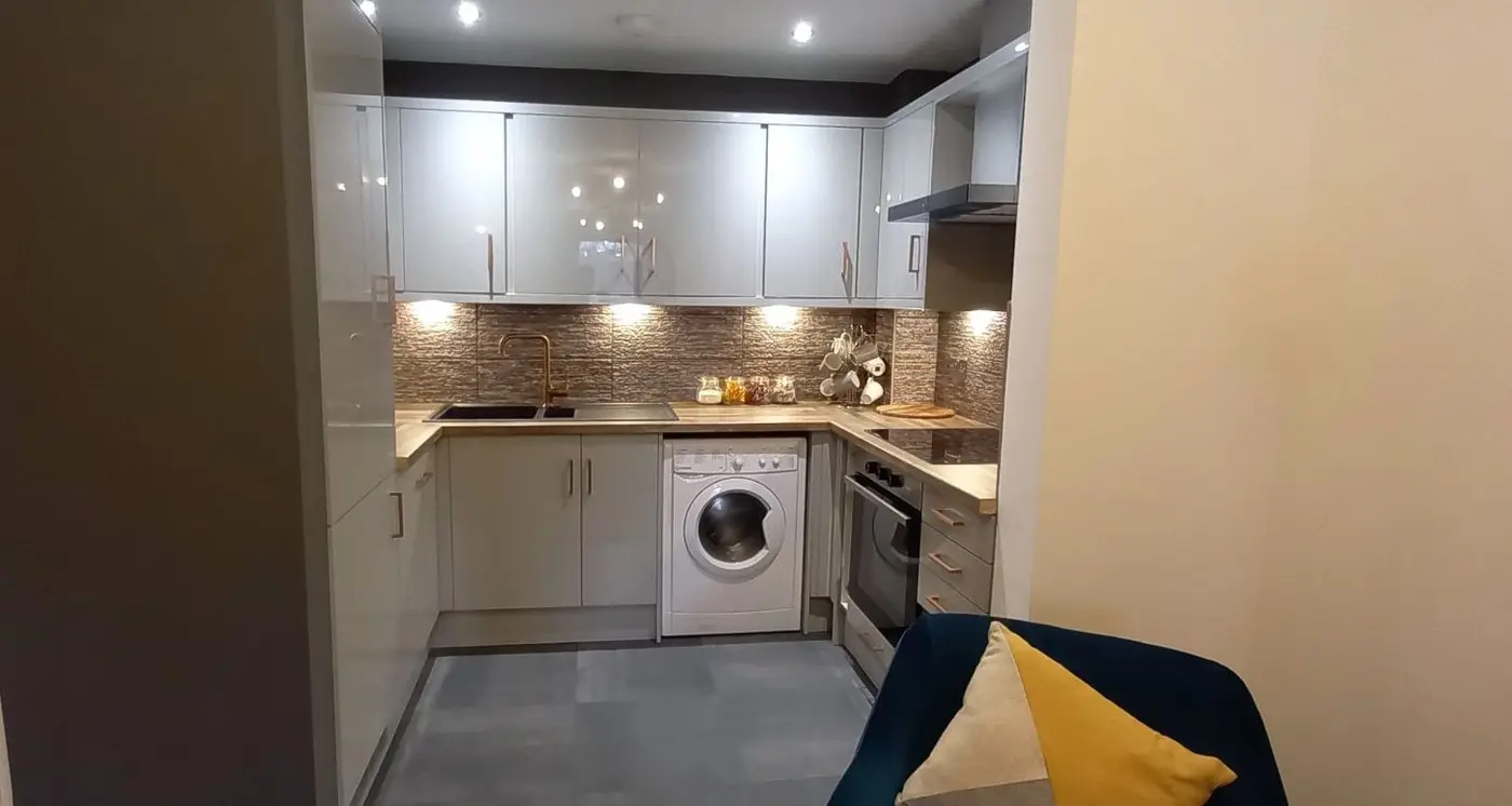 LUXURY SERVICED 2 BEDROOMS WITH 2 BATHROOMS APARTMENTS AVAILABLE