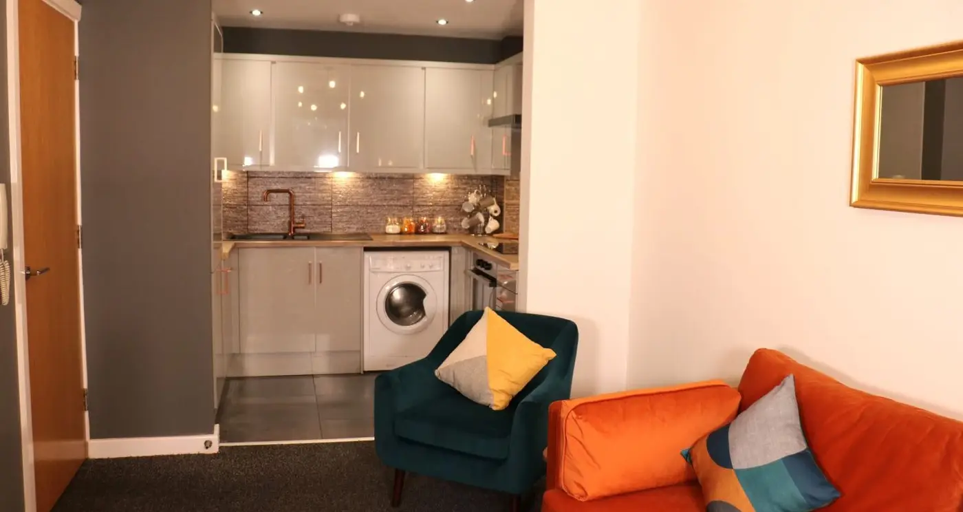 LUXURY SERVICED 2 BEDROOMS WITH 2 BATHROOMS APARTMENTS AVAILABLE