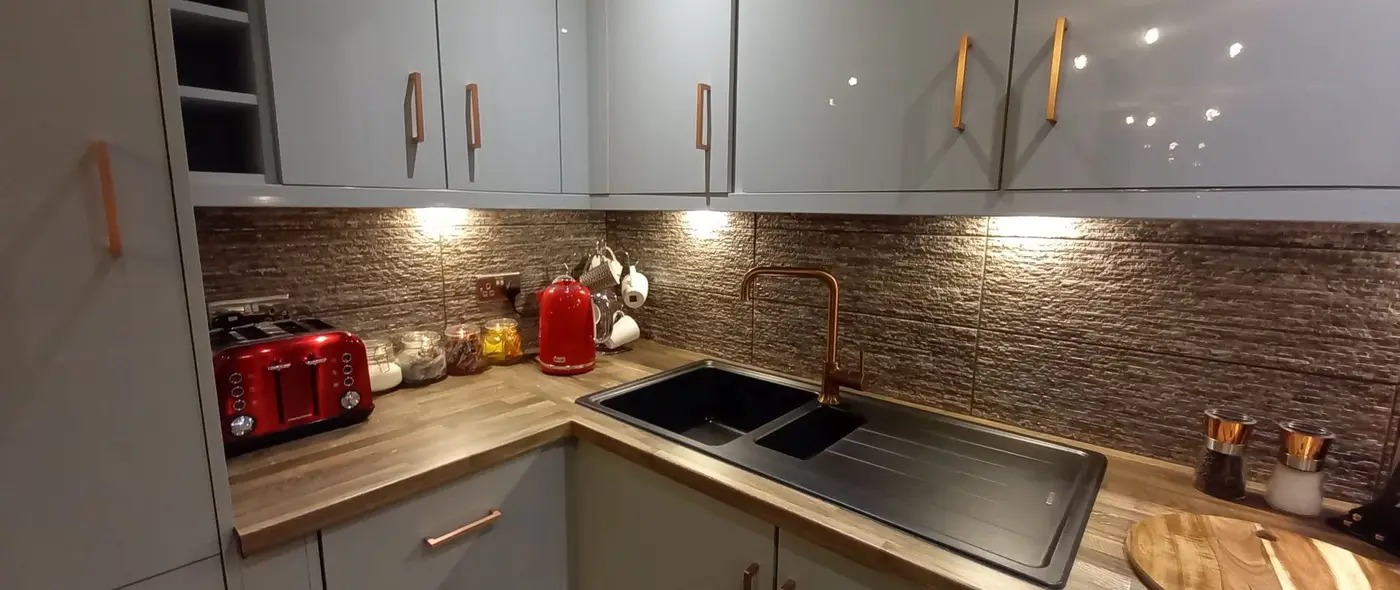 LUXURY SERVICED 2 BEDROOMS WITH 2 BATHROOMS APARTMENTS AVAILABLE