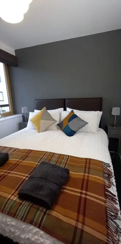 LUXURY SERVICED 2 BEDROOMS WITH 2 BATHROOMS APARTMENTS AVAILABLE